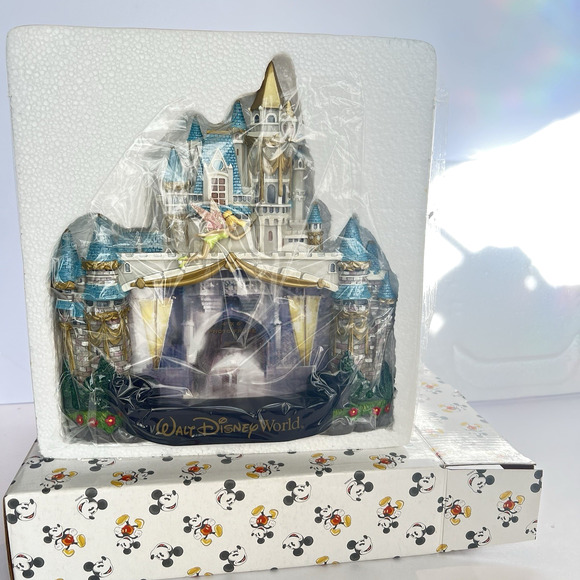 Disney World Commemorative 30th Anniversary Resin Frame 4x6 - Picture 1 of 6